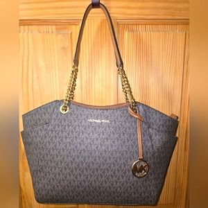 Michael Kors jet set travel tote